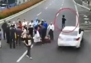 男子车祸吃瓜视频大全集,男子车祸视频大全集回顾